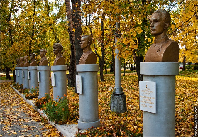 Аллея Героев в Острогожске